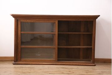 アンティーク家具　栓材　収納力抜群!味わい深い木肌が魅力の戸棚(キャビネット、ガラスケース、ガラス戸棚、収納棚)(R-048545)