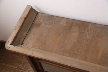 アンティーク家具　栓材　収納力抜群!味わい深い木肌が魅力の戸棚(キャビネット、ガラスケース、ガラス戸棚、収納棚)(R-048545)