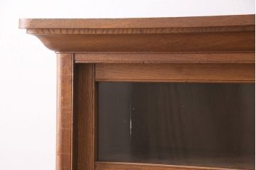 アンティーク家具　栓材　収納力抜群!味わい深い木肌が魅力の戸棚(キャビネット、ガラスケース、ガラス戸棚、収納棚)(R-048545)