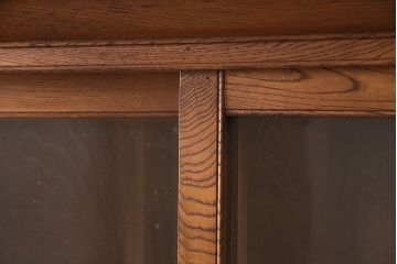 アンティーク家具　栓材　収納力抜群!味わい深い木肌が魅力の戸棚(キャビネット、ガラスケース、ガラス戸棚、収納棚)(R-048545)