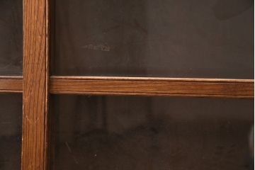 アンティーク家具　栓材　味わい深い木肌とレトロな引手が魅力の戸棚(キャビネット、ガラス戸棚、引き出し、収納棚、食器棚)(R-048546)