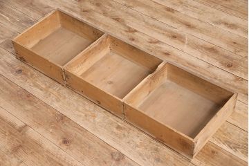 アンティーク家具　栓材　味わい深い木肌とレトロな引手が魅力の戸棚(キャビネット、ガラス戸棚、引き出し、収納棚、食器棚)(R-048546)