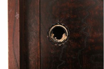 中古　伝統民芸家具　岩谷堂箪笥の上質な和の趣漂うサイドボード(収納棚、戸棚、食器棚、茶棚)(定価約50万円)(R-048547)