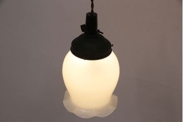 和レトロ　アンティーク照明　フリルシェードが可愛らしいペンダントライト(天井照明、吊り下げ照明、シェード)(R-048550)
