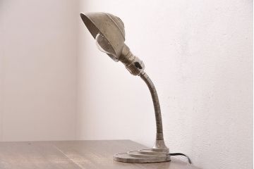 アンティーク照明　昭和レトロ　台座がいいね!使い込まれた質感が味わい深いスタンドライト(卓上照明、デスクスタンド)(R-048551)