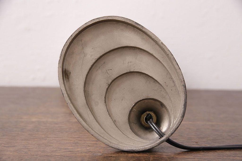 アンティーク照明　昭和レトロ　台座がいいね!使い込まれた質感が味わい深いスタンドライト(卓上照明、デスクスタンド)(R-048551)