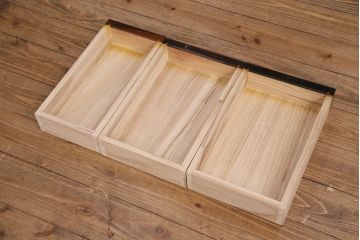 中古　総ケヤキ材　四尺　杢目が美しい!和の趣漂う重厚な佇まいの関西長火鉢(木製火鉢、囲炉裏)(R-048552)