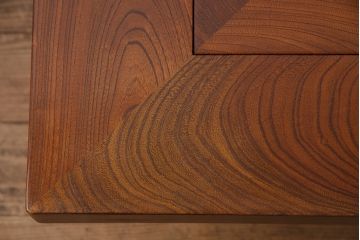 中古　総ケヤキ材　四尺　杢目が美しい!和の趣漂う重厚な佇まいの関西長火鉢(木製火鉢、囲炉裏)(R-048552)