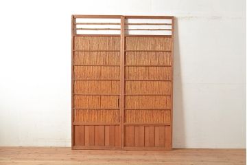 アンティーク建具　風通し抜群!腰板の仕掛けが魅力の簀戸2枚セット(建具、簾戸、葭戸、夏障子、すど、葦戸)(R-048562)
