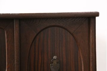 和製アンティーク　縞黒檀材の木目がアクセントになる上品な佇まいの茶棚(収納棚、飾り棚、戸棚)(R-048566)