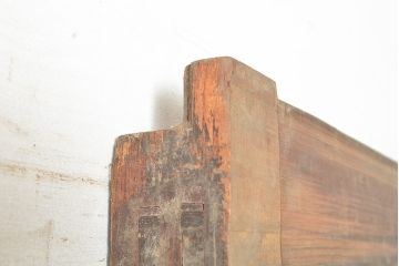 アンティーク建具　明治～大正期　整然と並ぶ縦桟が和モダンな印象を高めるヒノキ材製蔵戸1枚　(R-048567)