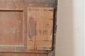アンティーク建具　明治～大正期　整然と並ぶ縦桟が和モダンな印象を高めるヒノキ材製蔵戸1枚　(R-048567)