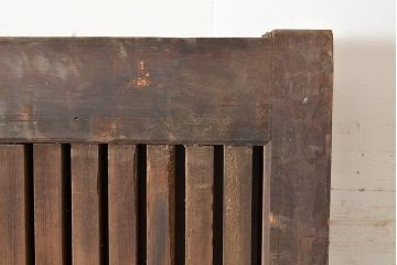 アンティーク建具　整然と並ぶ縦桟が和モダンな印象を高めるヒノキ材製蔵戸(玄関戸、引き戸、建具)(R-048567)