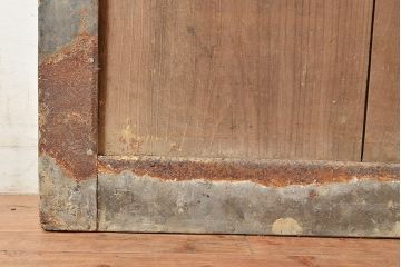 アンティーク建具　整然と並ぶ縦桟が和モダンな印象を高めるヒノキ材製蔵戸(玄関戸、引き戸、建具)(R-048567)