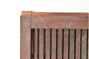 アンティーク建具　整然と並ぶ縦桟が和モダンな印象を高めるヒノキ材製蔵戸(玄関戸、引き戸、建具)(R-048567)