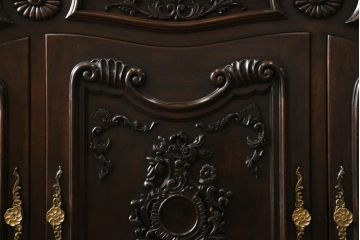 フランスヴィンテージ　豪華な装飾が目を引くウォールナット材製のキャビネット(収納棚、戸棚、食器棚、ビンテージ)(R-048568)