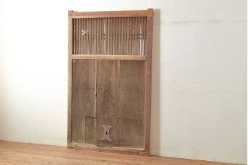 アンティーク建具　ヒノキ材・栗材　時を重ねた木の味わいが魅力的な蔵戸(玄関戸、引き戸、建具)(R-048570)