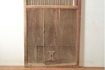 アンティーク建具　ヒノキ材・栗材　時を重ねた木の味わいが魅力的な蔵戸(玄関戸、引き戸、建具)(R-048570)