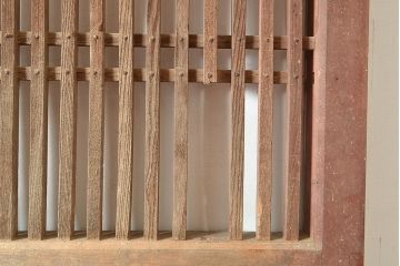 アンティーク建具　ヒノキ材・栗材　時を重ねた木の味わいが魅力的な蔵戸(玄関戸、引き戸、建具)(R-048570)