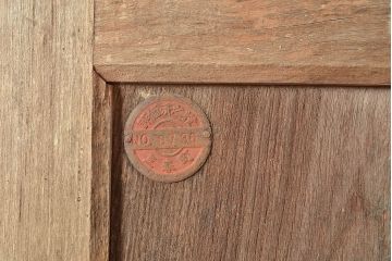 アンティーク建具　ヒノキ材・栗材　時を重ねた木の味わいが魅力的な蔵戸(玄関戸、引き戸、建具)(R-048570)