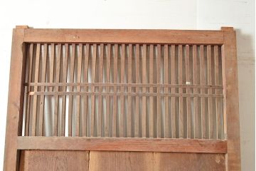 アンティーク建具　ヒノキ材・栗材　時を重ねた木の味わいが魅力的な蔵戸(玄関戸、引き戸、建具)(R-048570)