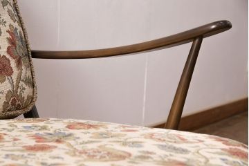ヴィンテージ家具　ERCOL(アーコール)　花柄のファブリックが華やかな雰囲気の2人掛けソファ(2シーターソファ、アームソファ、ラブソファ、2Pソファ、ビンテージ)(R-048572)