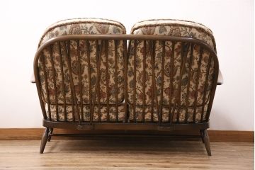 ヴィンテージ家具　ERCOL(アーコール)　花柄のファブリックが華やかな雰囲気の2人掛けソファ(2シーターソファ、アームソファ、ラブソファ、2Pソファ、ビンテージ)(R-048572)