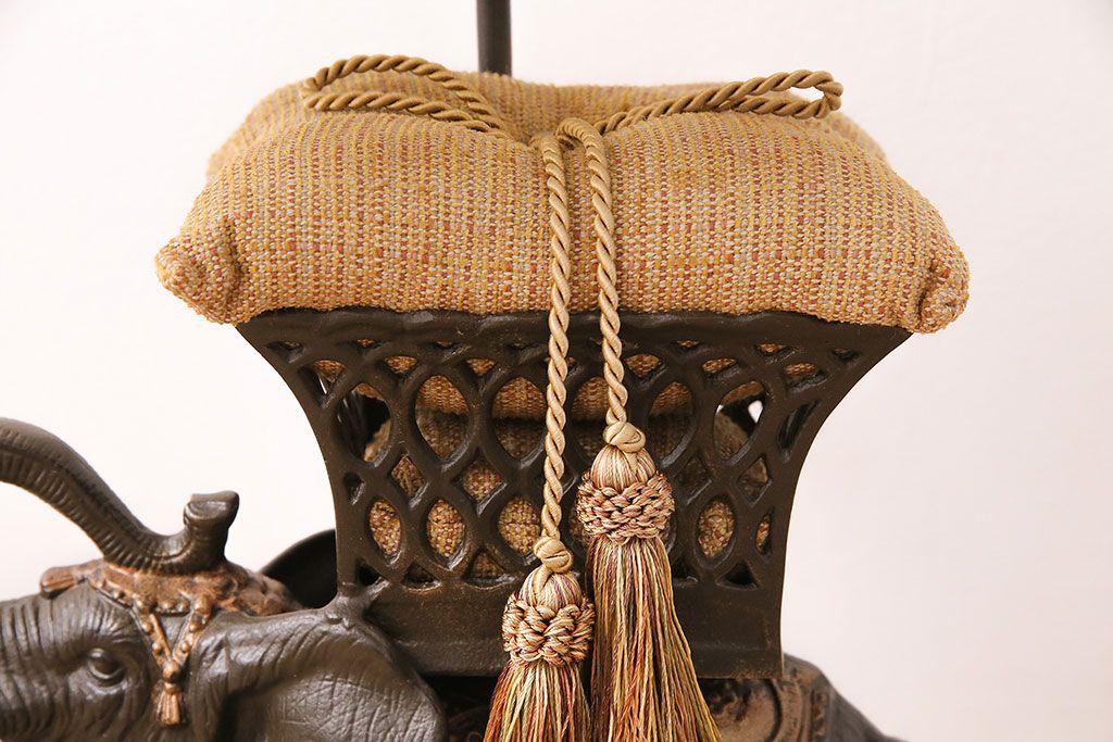 中古　FREDERICK COOPER(フレデッリック・クーパー)　高級品!象の意匠が繊細で存在感抜群のスタンドライト(スタンド照明、フロアスタンド)(R-048573)