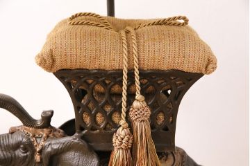 中古　FREDERICK COOPER(フレデッリック・クーパー)　高級品!象の意匠が繊細で存在感抜群のスタンドライト(スタンド照明、フロアスタンド)(R-048573)