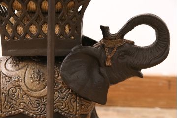 中古　FREDERICK COOPER(フレデッリック・クーパー)　高級品!象の意匠が繊細で存在感抜群のスタンドライト(スタンド照明、フロアスタンド)(R-048573)