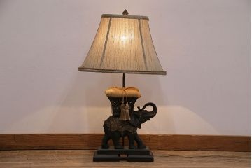 中古　FREDERICK COOPER(フレデッリック・クーパー)　斬新なデザインが高級感溢れるスタンドライト(スタンド照明、フロアスタンド)(R-048574)