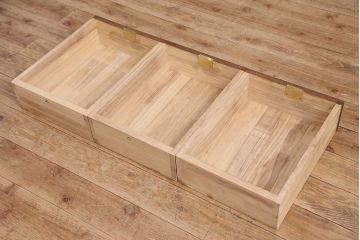 和製アンティーク　厚手桐材　天板リメイク　脚付き　上手物!懐かしさ漂う雰囲気が魅力的な造りの良いローボード(収納棚、テレビ台、テレビボード)(R-048578)