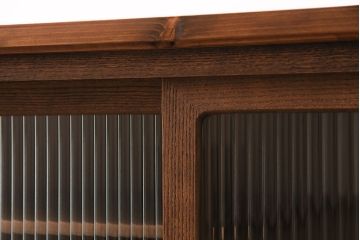 和製アンティーク　厚手桐材　天板リメイク　脚付き　上手物!懐かしさ漂う雰囲気が魅力的な造りの良いローボード(収納棚、テレビ台、テレビボード)(R-048578)