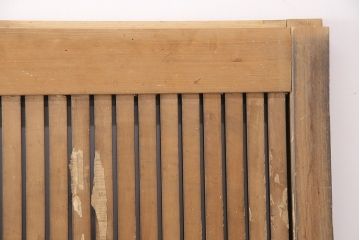 アンティーク建具　石川県産　ヒノキ材・腰板ケヤキ材　巾着金具付き!高級感と品が漂う蔵戸(引き戸、玄関戸)(R-048586)