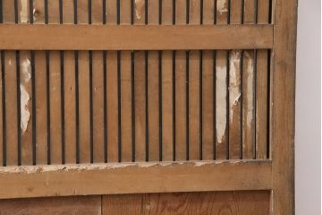 アンティーク建具　石川県産　ヒノキ材・腰板ケヤキ材　巾着金具付き!高級感と品が漂う蔵戸(引き戸、玄関戸)(R-048586)