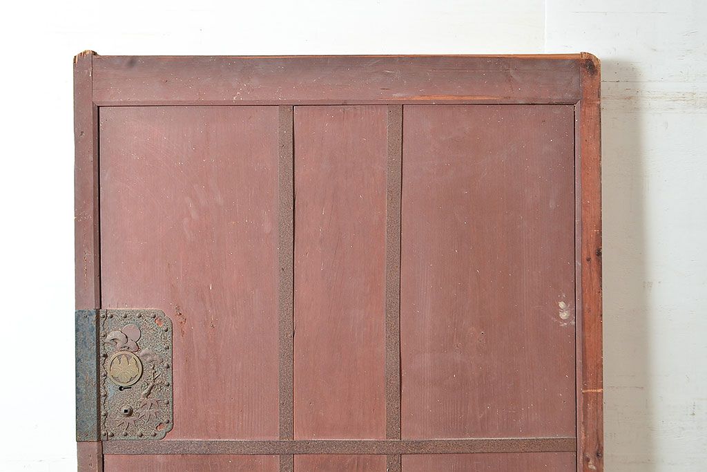 アンティーク建具　明治～大正期　檜(ヒノキ)材　金具の長い歳月を経た貫禄と存在感溢れる蔵戸1枚　(R-048589)