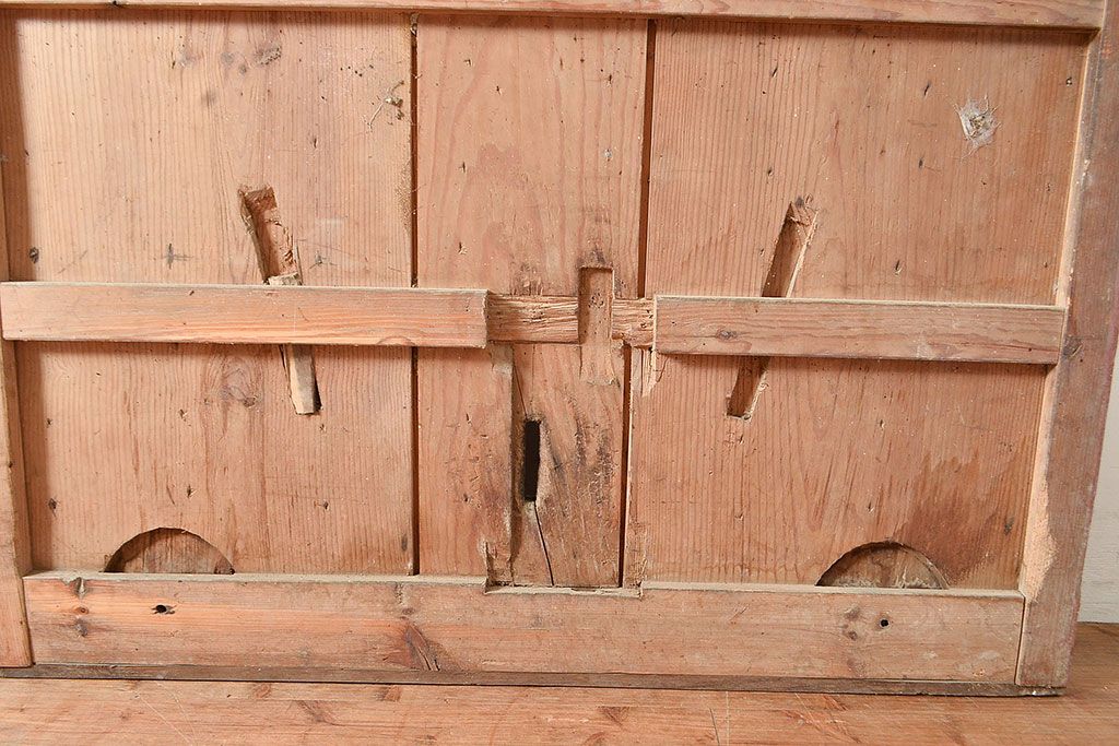 アンティーク建具　明治～大正期　檜(ヒノキ)材　金具の長い歳月を経た貫禄と存在感溢れる蔵戸1枚　(R-048589)
