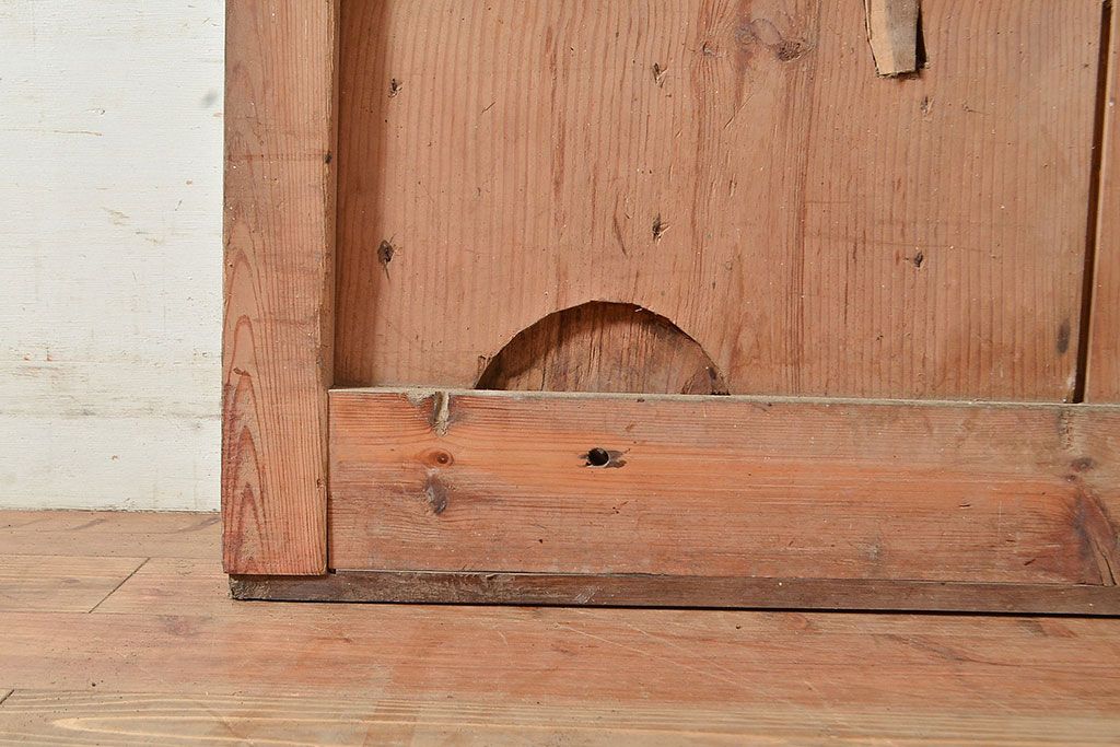 アンティーク建具　明治～大正期　檜(ヒノキ)材　金具の長い歳月を経た貫禄と存在感溢れる蔵戸1枚　(R-048589)