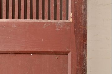 アンティーク建具　昭和初期　整然と並ぶ格子が上品な檜(ヒノキ)材製の格子蔵戸1枚　(R-048590)