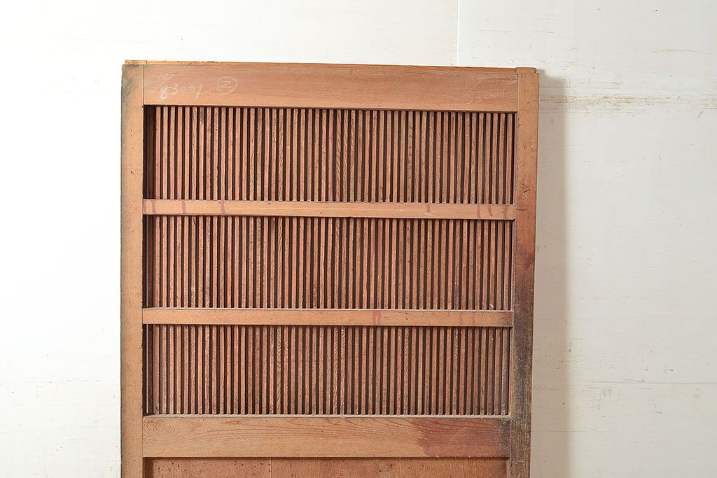 アンティーク建具　昭和初期　整然と並ぶ格子が上品な檜(ヒノキ)材製の格子蔵戸1枚　(R-048590)