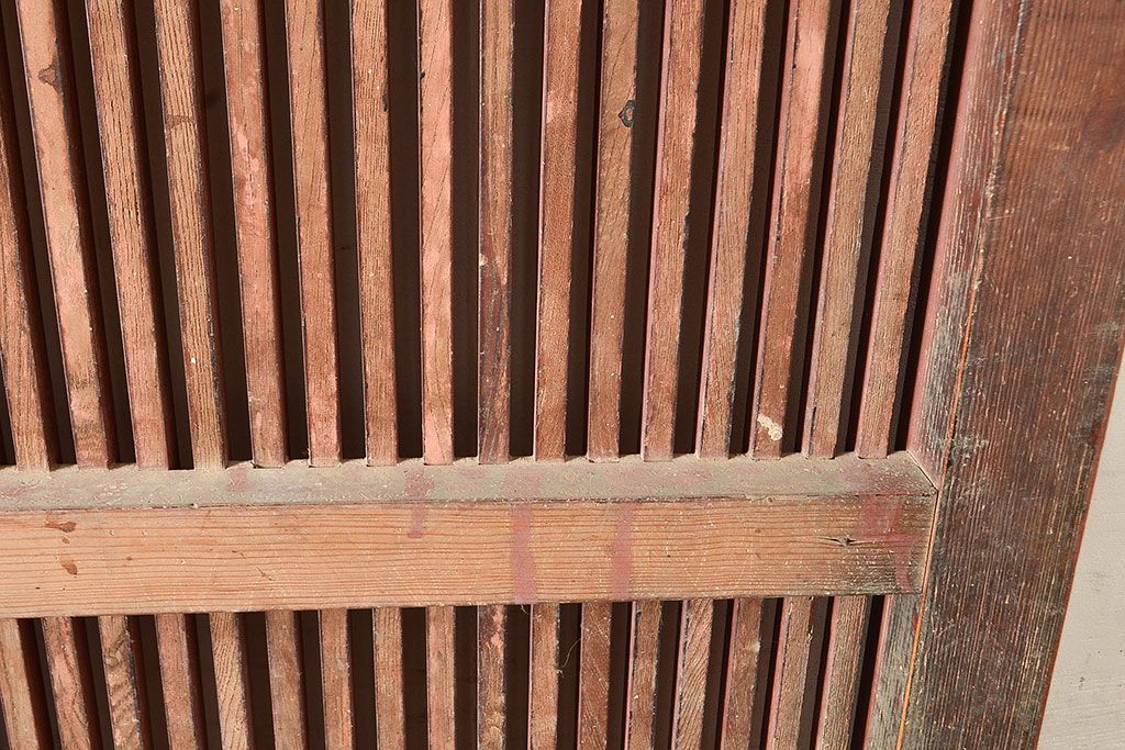 アンティーク建具　昭和初期　整然と並ぶ格子が上品な檜(ヒノキ)材製の格子蔵戸1枚　(R-048590)