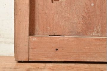 アンティーク建具　整然と並ぶ格子が上品なヒノキ材製の格子蔵戸(玄関戸、引き戸、建具)(R-048590)