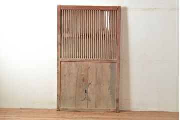 アンティーク建具　長い歳月を経た味わい深さが魅力のヒノキ材製蔵戸(玄関戸、引き戸、建具)(R-048591)