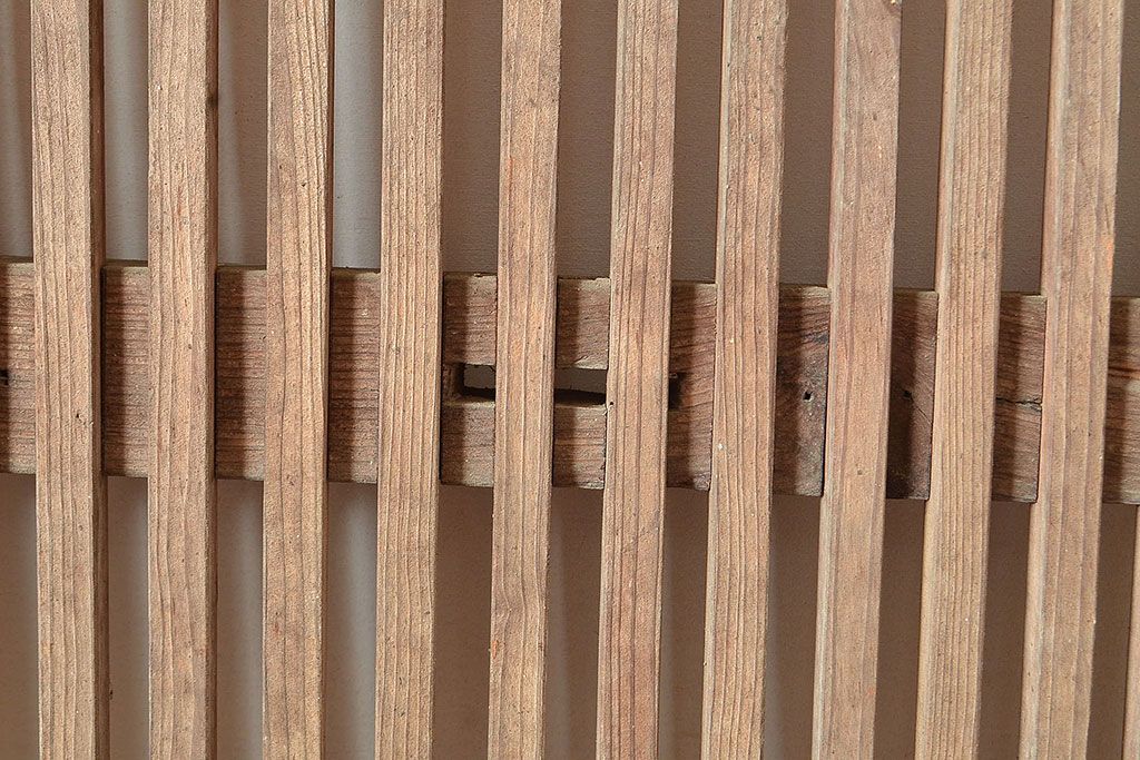 アンティーク建具　長い歳月を経た味わい深さが魅力のヒノキ材製蔵戸(玄関戸、引き戸、建具)(R-048591)