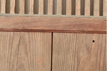 アンティーク建具　長い歳月を経た味わい深さが魅力のヒノキ材製蔵戸(玄関戸、引き戸、建具)(R-048591)