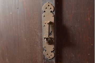 和製アンティーク　前面ヒノキ材　明治・大正期の水屋箪笥ローボード(収納箪笥、収納棚、戸棚)(R-048592)