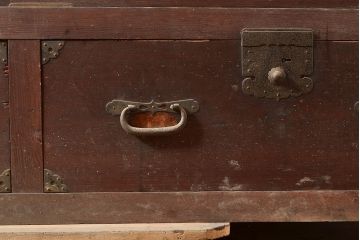 和製アンティーク　前面ヒノキ材　明治・大正期の水屋箪笥ローボード(収納箪笥、収納棚、戸棚)(R-048593)