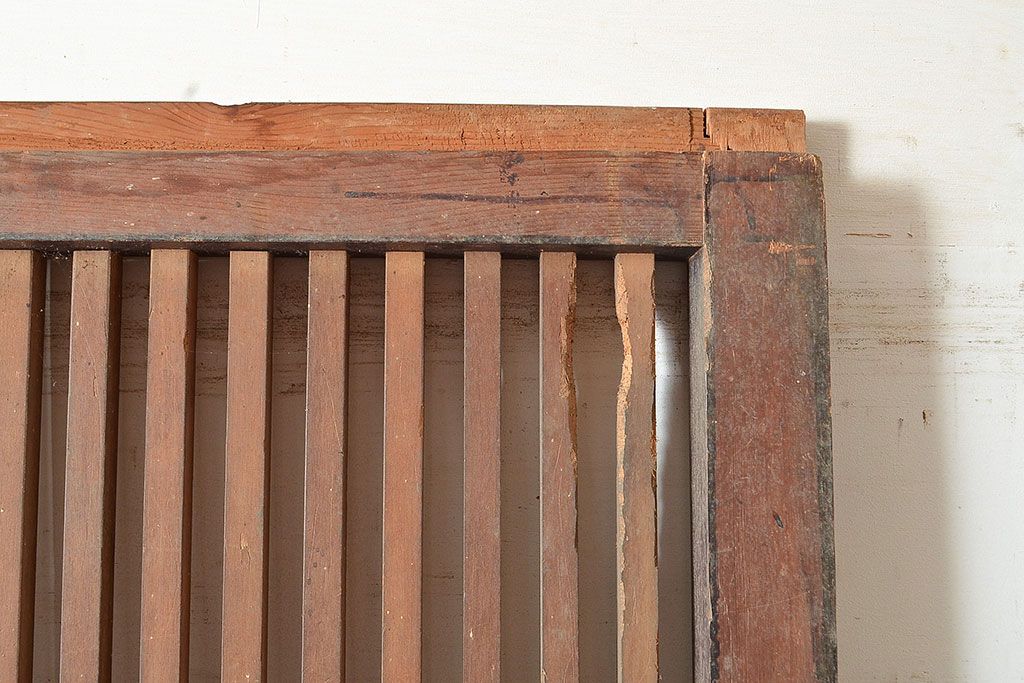 アンティーク建具　松材の木肌が独特な雰囲気を演出する蔵戸(引き戸、玄関戸)(R-048594)