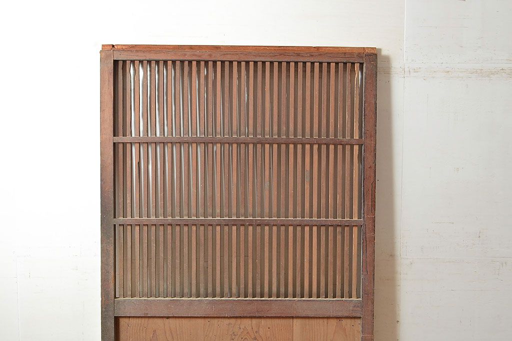 アンティーク建具　松材の木肌が独特な雰囲気を演出する蔵戸(引き戸、玄関戸)(R-048594)