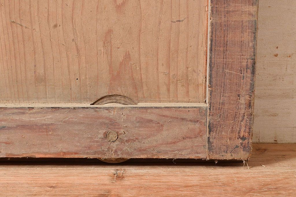 アンティーク建具　松材の木肌が独特な雰囲気を演出する蔵戸(引き戸、玄関戸)(R-048594)
